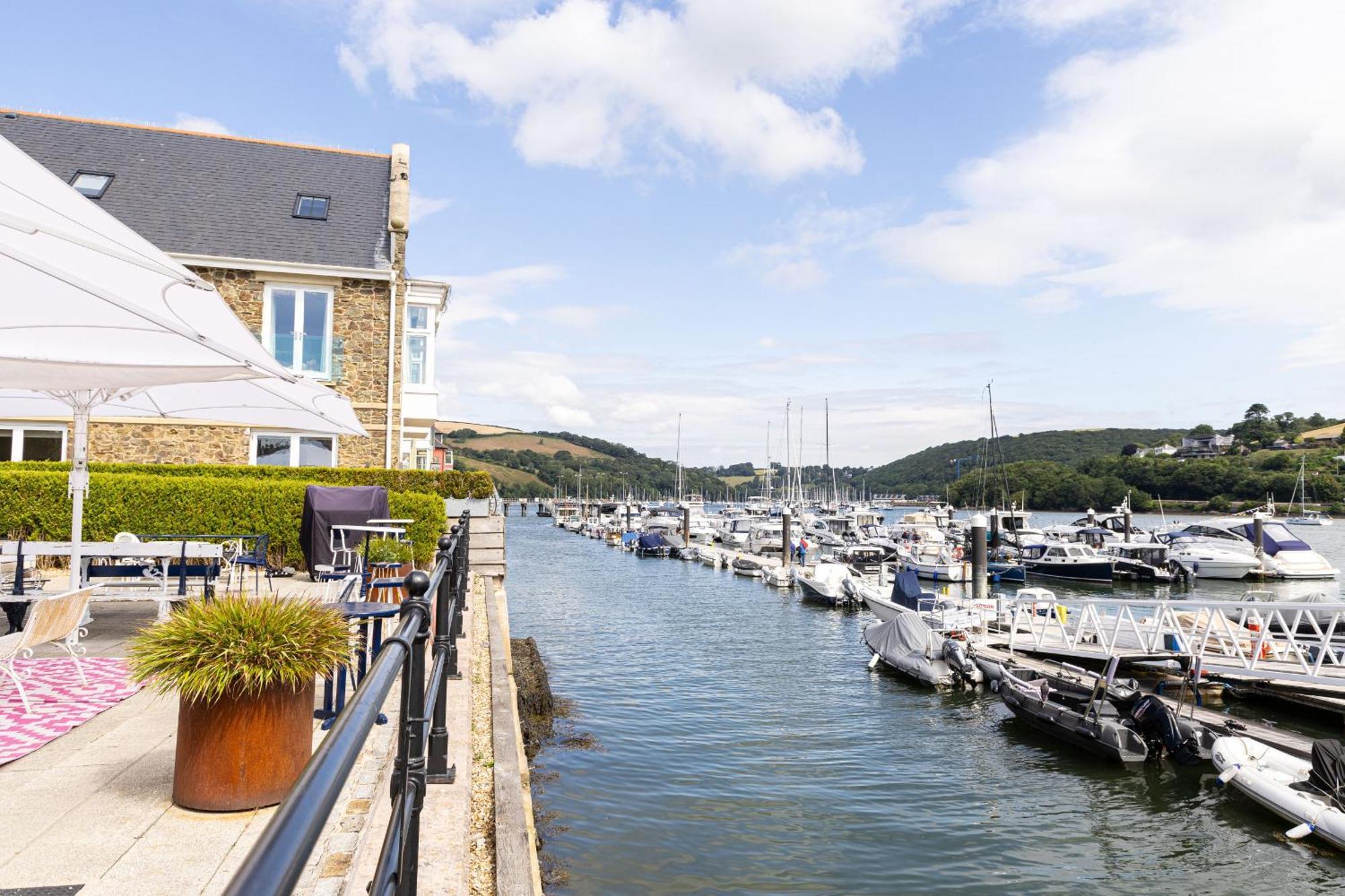 Dart Marina - Luxury Apartment On Marina Dartmouth Luaran gambar